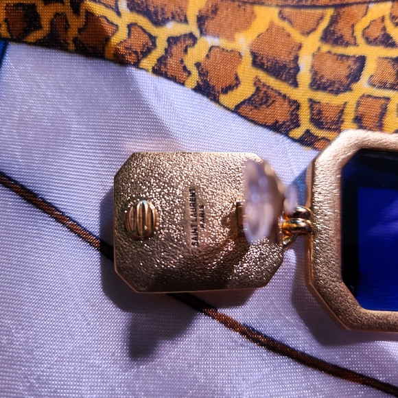 YSL Saint Laurent Runway Item🔥Stunning🔥Clip on drop earrings (HAUTE) - Picture 3 of 7